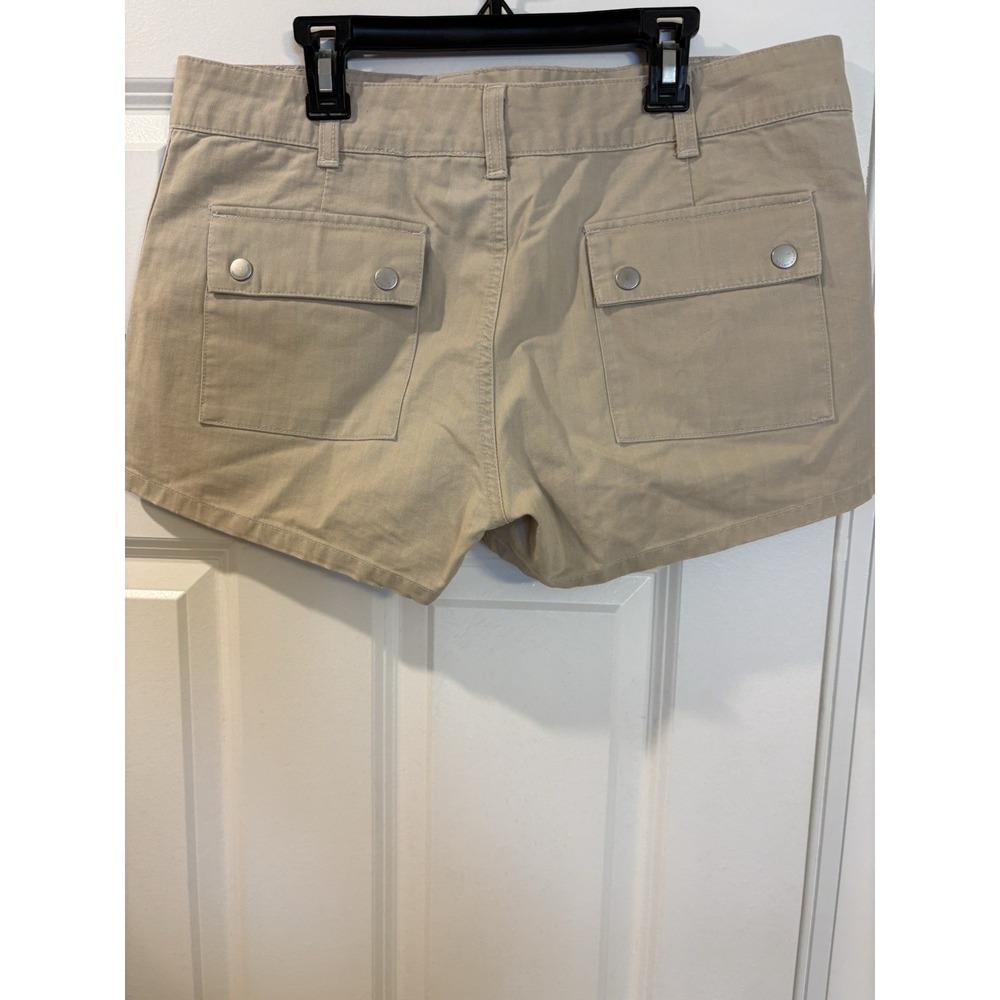 Old Navy Women's Y2K‎ Midrise Khaki Cargo Shorts, 10, 3.0 - Picture 4 of 8